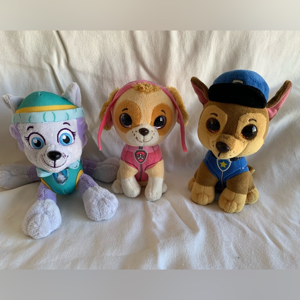 Bluey Friends Royalty Queens Bingo and Bluey Plush 8" 3 Piece Gift Set